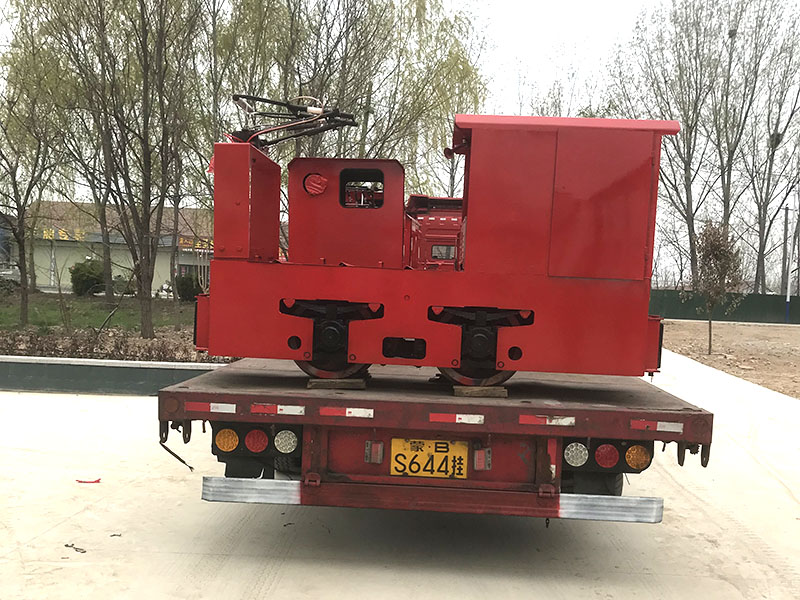 架線式電機車